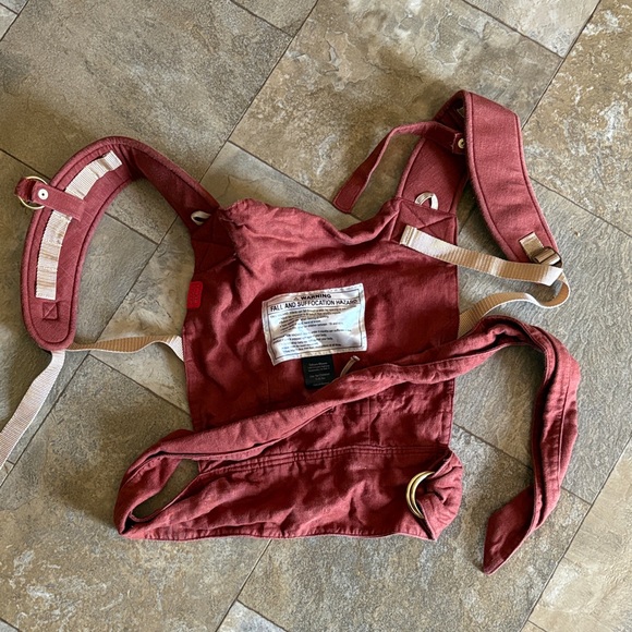 Stylish Red Women's Accessory - Picture 3 of 3